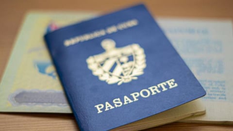 Cuba Flexibiliza Salida al Exterior; Nuevas Reglas Migratorias Entran en Vigor