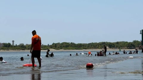 Joven Cubana Desaparece en las Aguas de Playa Linda, México