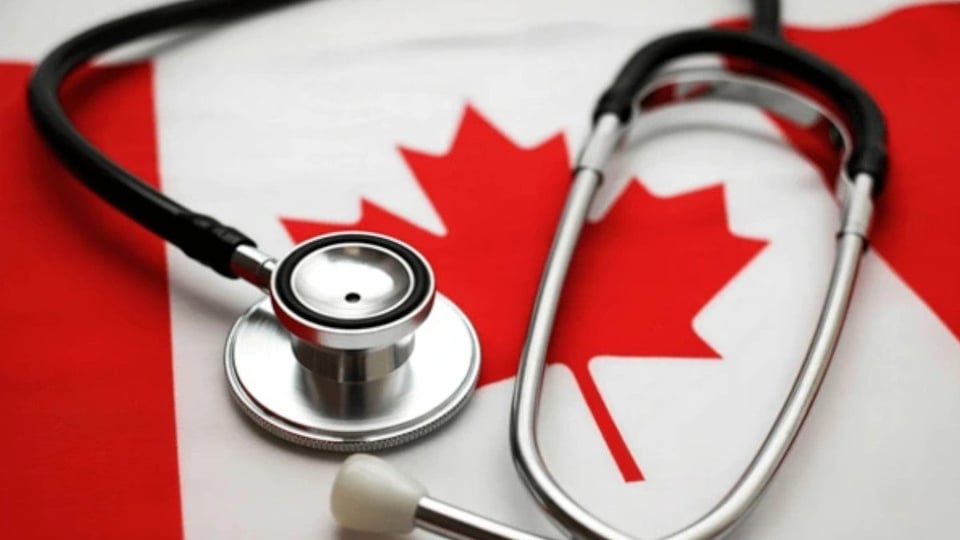 ¿Médicos cubanos en Canadá? El camino es largo y tiene trampa