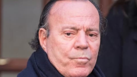 ¡Julio Iglesias pone a temblar la Fiscalía! Piden borrar el tremendo bochinche