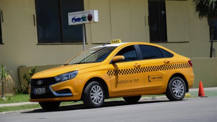 Cuba Lanza Flota de Autos Eléctricos para Pacientes de Hemodiálisis