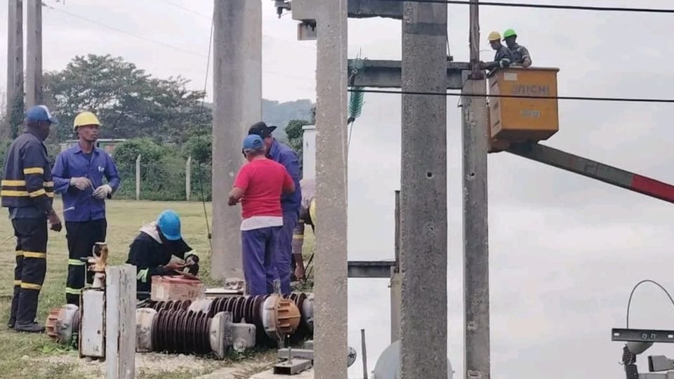 Reparan Subestación en Cuba en Plena Crisis de Apagones