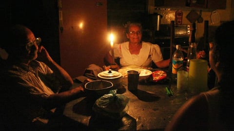 Fenómenos Meteorológicos Complican la Recuperación Eléctrica en Cuba