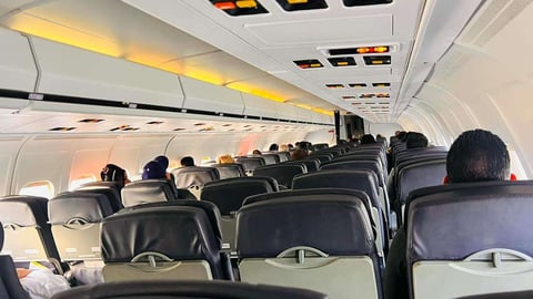 Vuelos Chárter a Cuba: Aviones Desiertos entre Miedo y la Crisis de 2026