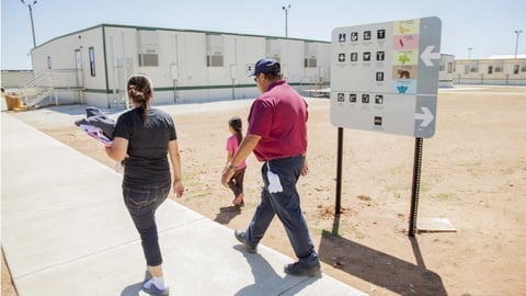 Congresistas Demócratas Expresan Preocupación por Centro de Detención Familiar en Texas