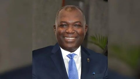 La Ciudadanía en Juego: Exalcalde de North Miami Enfrenta Demanda por Fraude Migratorio