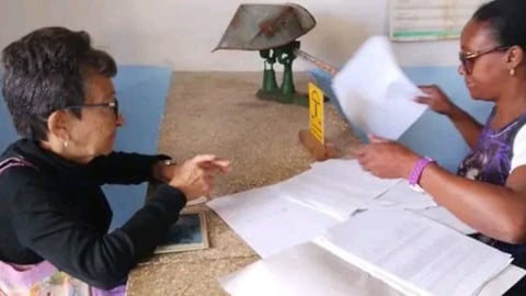 Cuba Entrega Módulos Alimentarios a Familias Vulnerables en Villa Clara