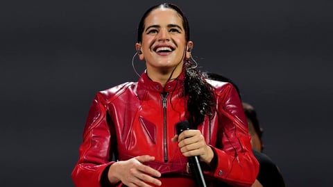 Rosalía Agradece Apoyo de Fans Tras Cancelación de Conciertos por Emergencia Familiar