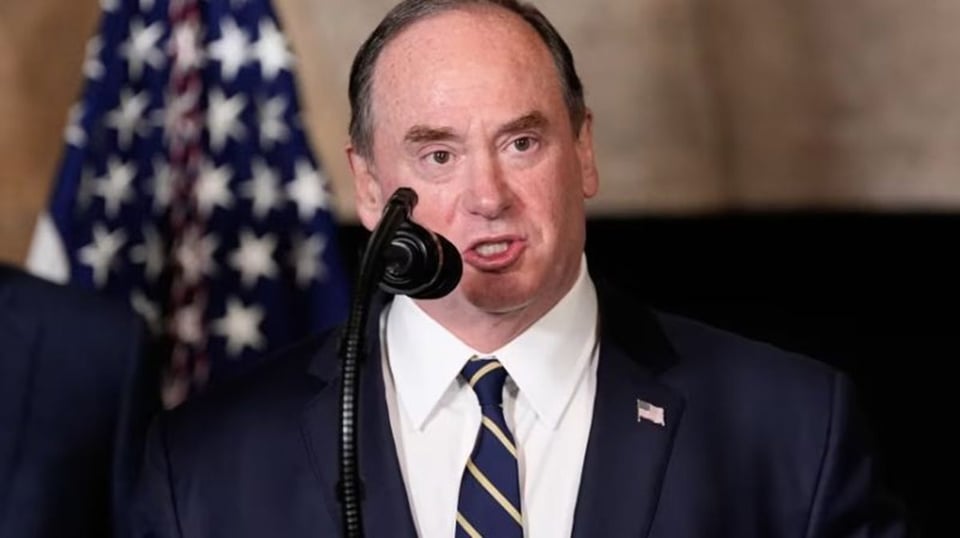 ¿Se le cayó el timón al Yanki? Destituyen al Secretario de la Marina en plena guerra de nervios con Irán