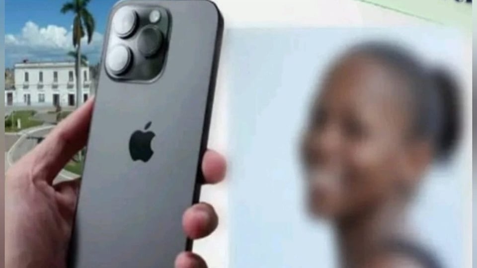 Detienen a mujer en Cárdenas por robo de celular en la calle