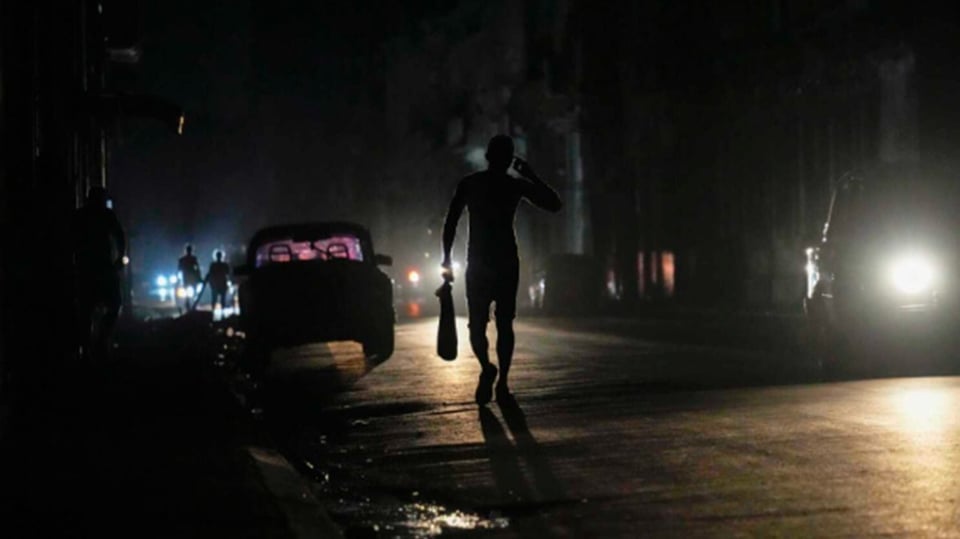¿Y ahora qué? Cuba se queda a oscuras otra vez por apagón fatal
