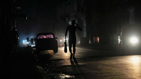 Cuba Sigue a Oscuras: Nueva Avería Agrava la Crisis Eléctrica