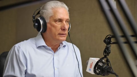 Díaz-Canel Escucha Quejas Ciudadanas en Programa de Radio