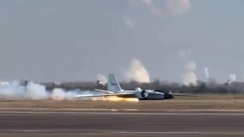 Avión de la NASA Sufre Emergencia y Aterriza en Llamas en Texas