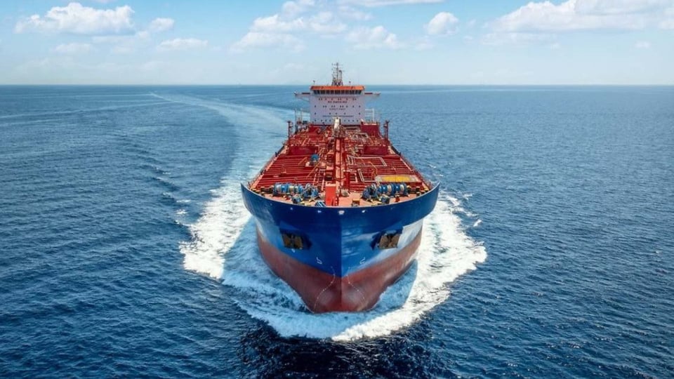 EE.UU. abre puerta a petróleo ruso, pero deja a Cuba fuera