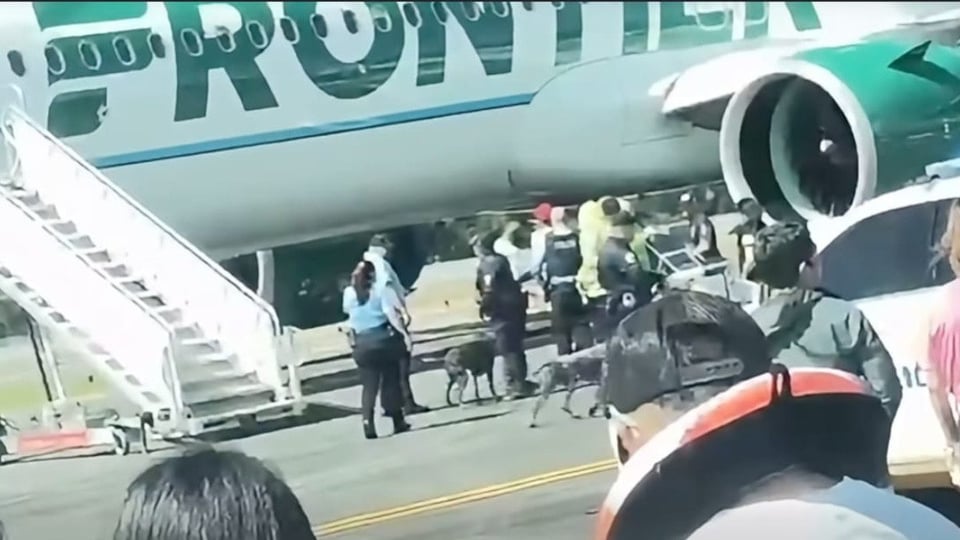 ¿Qué Susto en SJU? Vuelo de Frontier Activa Alerta y Desalojan a 159 Personas
