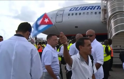 ¿Y las misiones médicas? A Cuba se le acaban los contratos y el mundo pregunta por los doctores