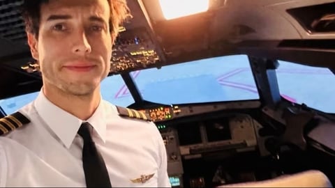 Instructor Muere Tras Lanzarse de Avión Dejando a Estudiante Sola en el Aire