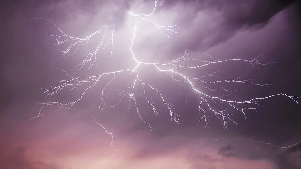 ¿Qué Fritanga Es Esta? ¡Dos Hombres en Florida Quedaron Fritos por Rayos en Menos de Media Hora!