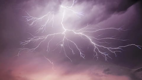 ¿Qué Fritanga Es Esta? ¡Dos Hombres en Florida Quedaron Fritos por Rayos en Menos de Media Hora!