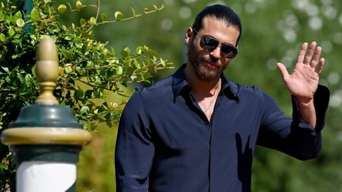 El Famoso Actor Turco Can Yaman Detenido en Redada Antidrogas en Estambul