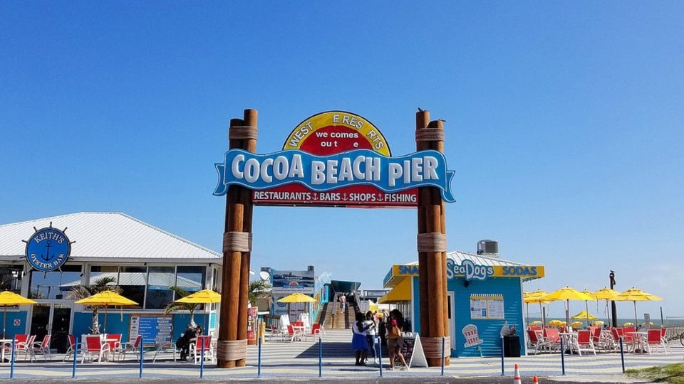 Dos turistas mueren intentando salvar a un niño en Cocoa Beach