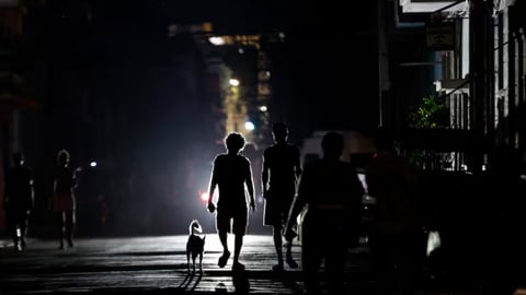 Cuba Sufre Apagones Masivos por Déficit Eléctrico