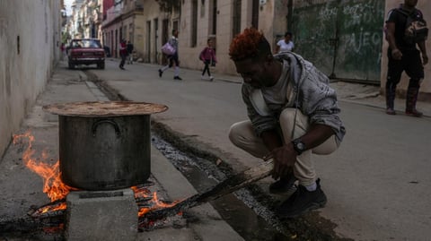 ¿Y ahora qué? Cubanos piden un remolino de cambios o esto se hunde