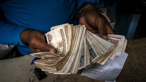 La bancarización en Cuba: Un calvario para los ciudadanos