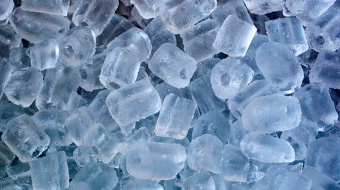 Hielo: El Bien Preciado en la Cuba de los Apagones