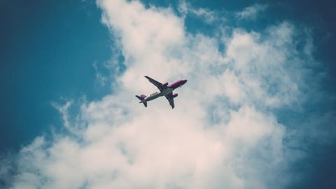 ¡Ay, Cuba, que hasta los aviones se quedaron sin gasolina!