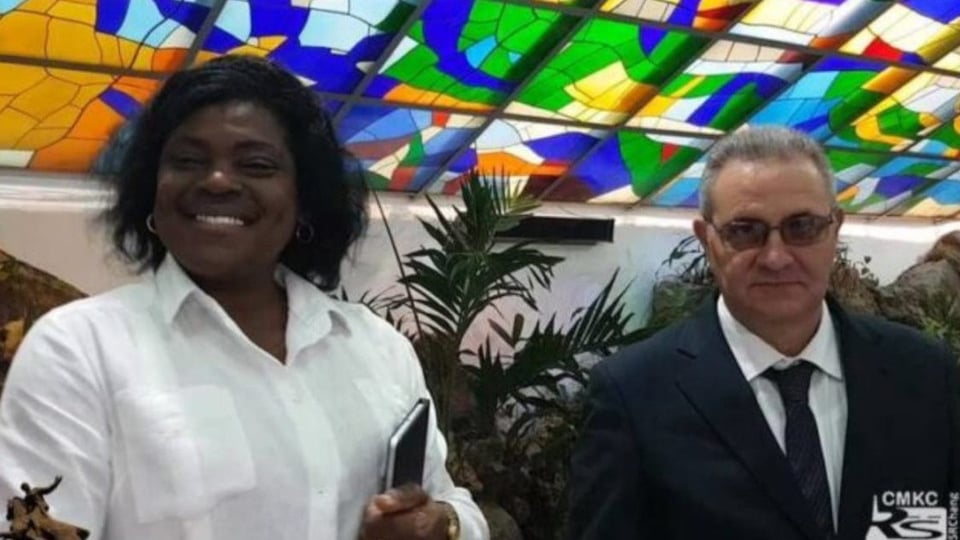 ¡El Gobernador de Santiago pide "Suave" con la corriente pa' no fundir lo poco que queda!