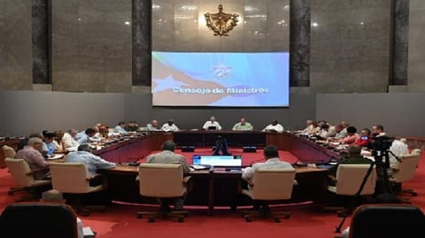 Cuba's Government Adopts More Inflation and Deficit Amidst Ministry Cuts Due to Economic Crisis