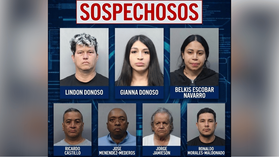 ¡Tremendo papelazo! Cinco en Hialeah con las manos en la masa por títulos de carro 'inventados'