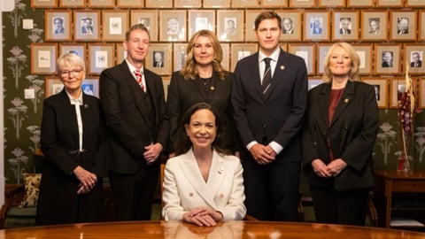 Noruega Estalla: María Corina Machado Entrega Medalla Nobel de la Paz a Donald Trump