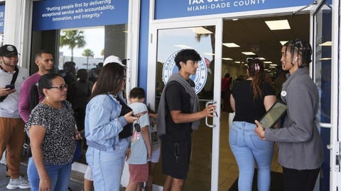Cuidado con las Citas Falsas: Alerta en Miami-Dade por Sitios Web No Oficiales