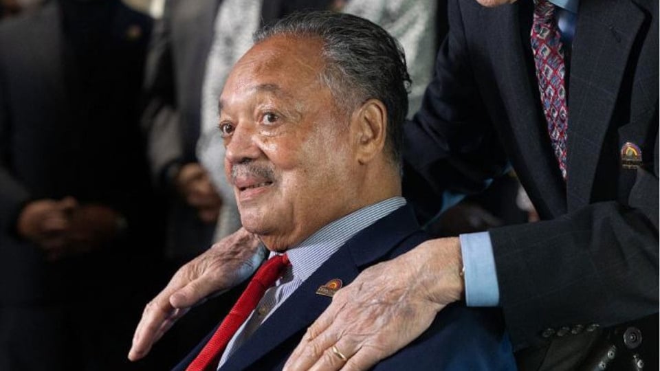 ¡Se nos fue el reverendo Jesse Jackson! El hombre que le metió candela a la pelea por los derechos