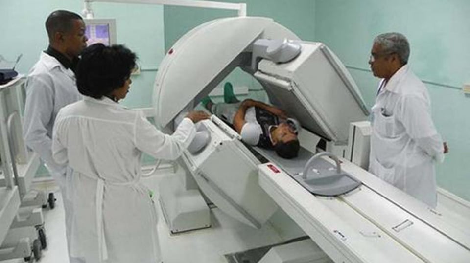 ¿Cáncer en Cuba? ¡El Embargo tiene la culpa y se mueren 70 al día!