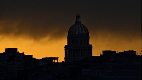 ¿Y tú supiste? ¡Cuba se queda a oscuras otra vez!