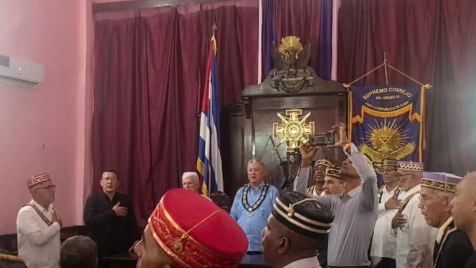 ¿Qué pasó, compay? ¡Masón cubano se revira contra el gobierno por querer botarlo!