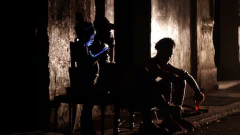 Cuba Sufre Apagones Masivos por Déficit Eléctrico
