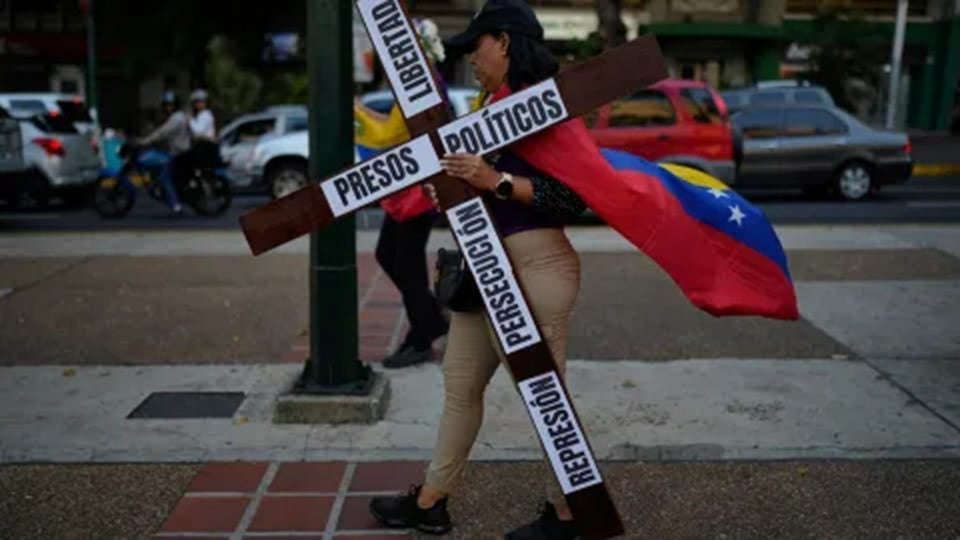 Desde una cárcel en EE. UU., Maduro dice estar 'fuerte', un lujo que su pueblo nunca tuvo