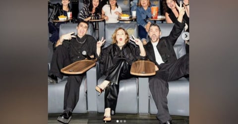 Paco León y el Elenco de Aída Mandan Mensaje a Cuba Desde Miami