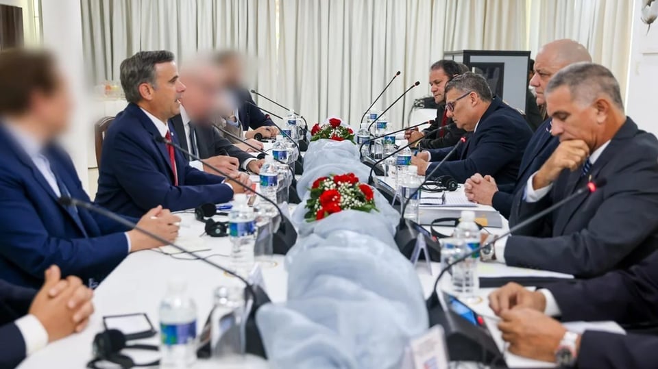 ¡Tremendo rollo! Director de la CIA se trae un 'lobo' a La Habana y enciende la mecha