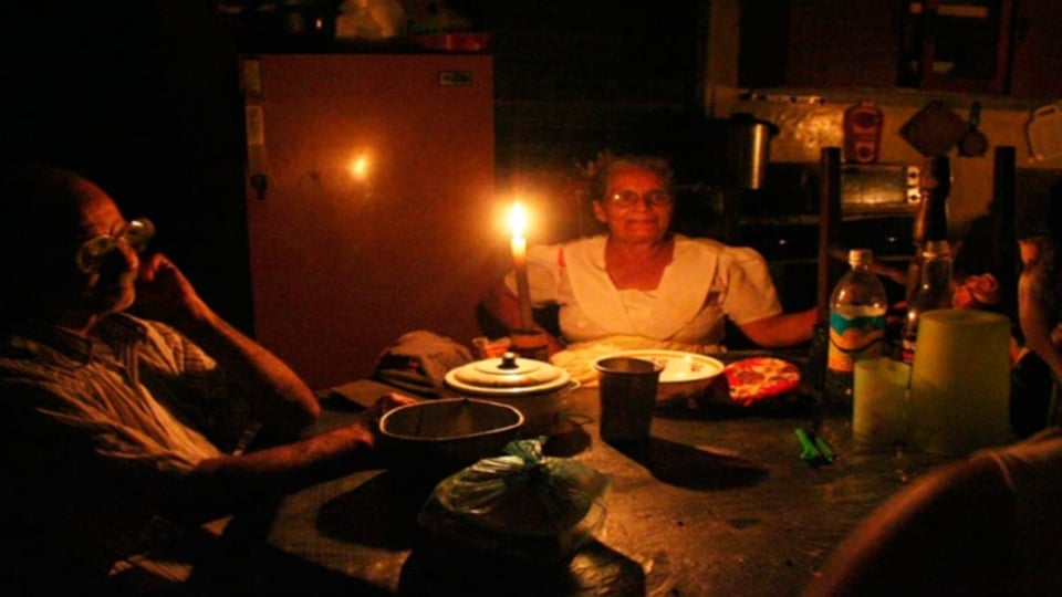¡Se fundió Cuba entera! ¿A qué hora llega la luz, mi gente?