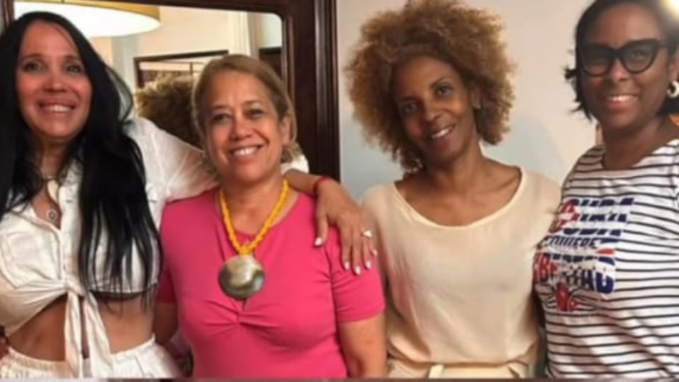 ¿Huevos contra activistas cubanas en Bruselas? ¡Qué bochinche!