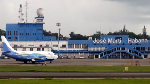 Cuba Extiende Escasez de Combustible de Aviación Hasta Abril