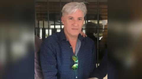 Exiliados Cubanos Revelan Décadas de Sospechas sobre Presunto Espía Deportado por ICE