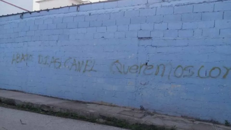¡Oye, esto! En Santa Clara le cantan claro a Díaz-Canel: "Queremos corriente"