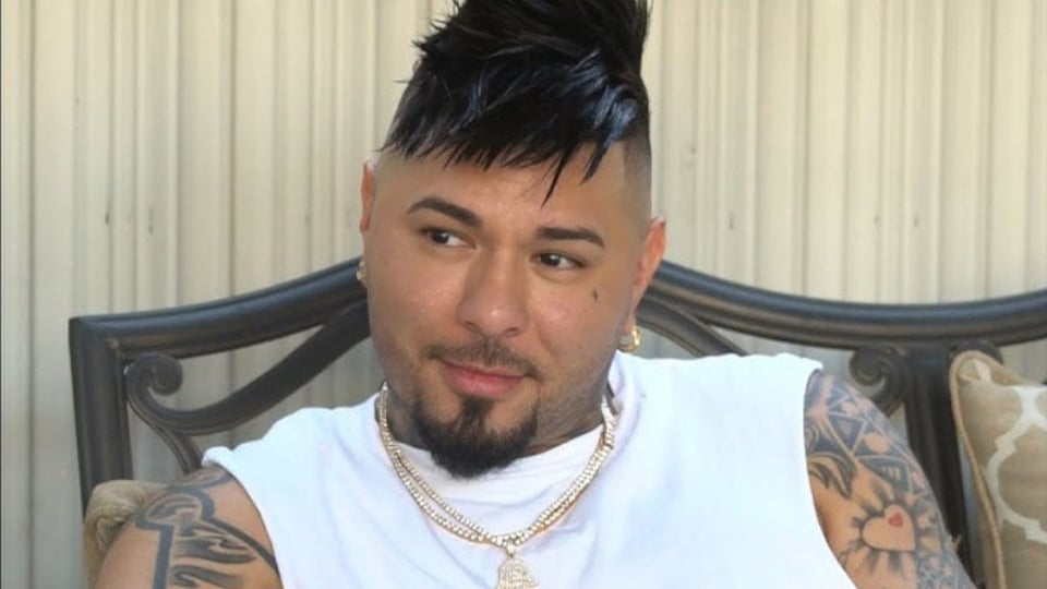 ¡El Chacal Limpia el Patio de Noche y Deja a su Mujer Boquiabierta!